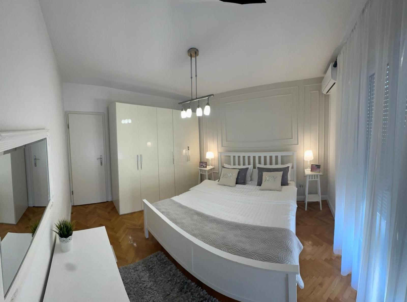Julija Apartament *